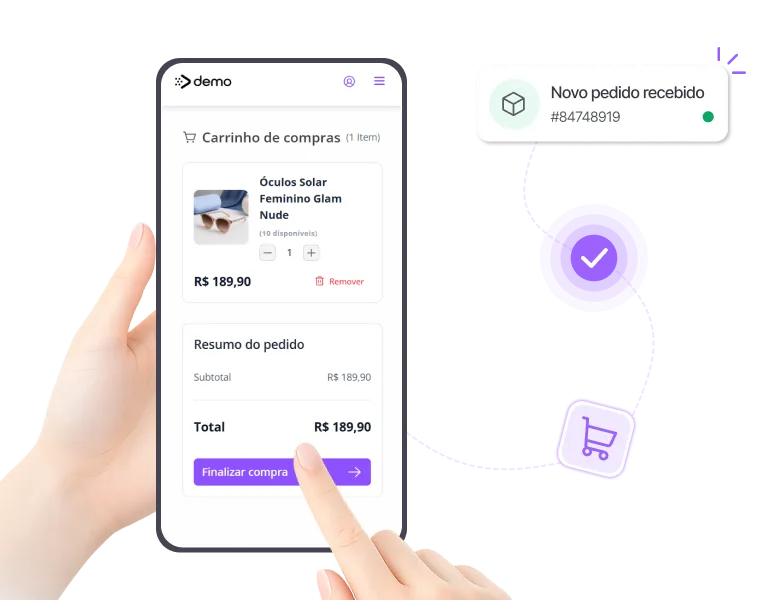 Cliente realizando pedido online de óculos